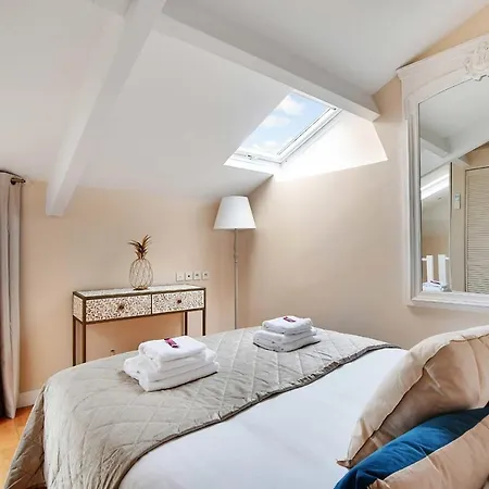 Апартаменты Amazing Duplex 4p- Louvre Museum Tuileries Париж
