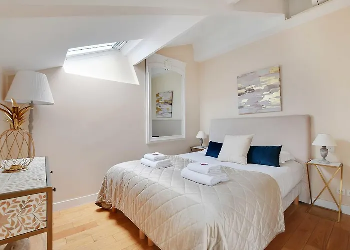 Апартаменты Amazing Duplex 4p- Louvre Museum Tuileries Париж